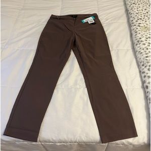 NWT Violets and Roses cropped stretch pants.
